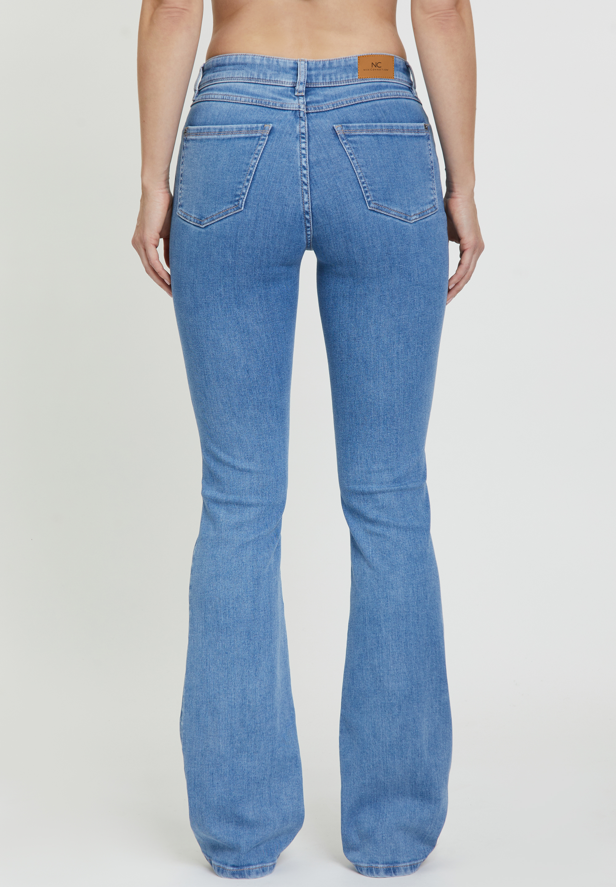 FIT: Nice 104 BOOTCUT - MID WAIST